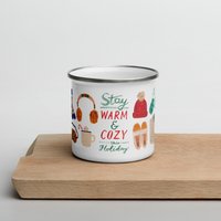 Warmer Und Gemütlicher Emaillebecher, Weihnachtsgeschenk Unter 25, Happy New Year Geschenk, Lehrer Urlaub 2024 Nye Winter Camp Becher, Cup Warmer Und Gemütlicher Emaillebecher, Weihnachtsgeschenk Unter 25, Happy New Year Geschenk, Lehrer Urlaub 2024 Nye Winter Camp Becher, Cup von foragepaperco