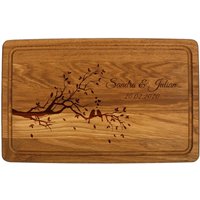 Holz Schneidebrett Dunkel Mit Personalisierter Gravur Motiv 11 - Graviert Deinen Wunschnamen Geschenkidee Zur Hochzeit von foryou24