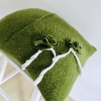 Kissen Walk Grün Sofakissen Couchkissen Blumen Beige Kordel Filzkordel Plyester Kissen Walk Grün Sofakissen Couchkissen Blumen Beige Kordel Filzkordel Plyester von fraeuleinalpenrose