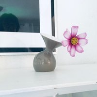 Vase Asa Vintage 80Er Jahre Modell Lulu Blumenvase Hellgrau Grau Weiß Postmoderne Minimalist von fraeuleinalpenrose
