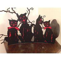 Größen Bis Zu 17 "Vintage Style Black Cat Familie Mit Roten Bögen Sitzt Zusammen Halloween Hand Geschnitten Karton Dekoration, Cupcake Toppers Auch von frannyfindstreasures