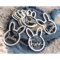 Personalisierte Hasenanhänger - Osterhase Mit Wunschname Ostergeschenk Osterdeko, Ostertafel Hasenkopf Ostern2024 Personalisierte Hasenanhänger - Osterhase Mit Wunschname Ostergeschenk Osterdeko, Ostertafel Hasenkopf Ostern2024 von friedaswelt