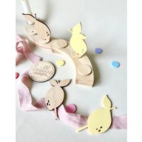 Zitrone Stecker | Geburtstagskranz Geburtstagsteller Aus Holz Für Kinder Geschenk Zur Geburtstag Frilly Designs von frillydesignsshop