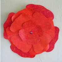 Handbemalte Recyclingmetall Hibiskus Wandblume - 21 cm Handbemalte Recyclingmetall Hibiskus Wandblume - 21 cm von frivoloustendencies