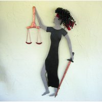 Justitia Metal Wandkunst Vintage Stahlskulptur | 6x22 von frivoloustendencies