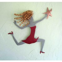 Original Freudige Metall Wand Kunst Mädchen Jagen Einen Stern Skulptur Blonde Rote Moderne Weibliche Figur Inspirierendes Geschenk 15 X Bereit Zu von frivoloustendencies