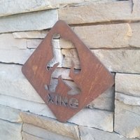 Big Foot Crossing Sasquatch Schild Custom Rostiger Yard-Art-Yeti Aus Recyceltem Stahl von fttdesign