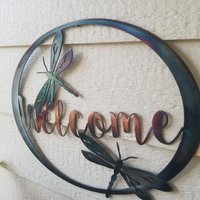 Willkommen Libelle Akzent Willkommensschild Aus Recyceltem Metall in Aluminiumfarbe Willkommen Libelle Akzent Willkommensschild Aus Recyceltem Metall in Aluminiumfarbe von fttdesign