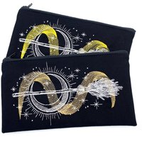 Witch Moon Zauber Stiftemäppchen Schwarz Bronze Oder Gold Mit Stickerei Stiftetasche Mond Hexe von fuersherz