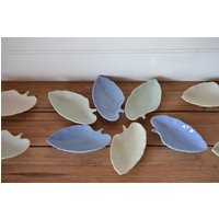 Vintage 10 X Keramik Blatt Teller Grün Mauve Japan Servierplatten Ylbt10 Vintage 10 X Keramik Blatt Teller Grün Mauve Japan Servierplatten Ylbt10 von funkyflamingoau