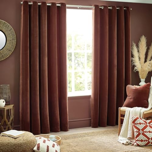 Yard Heavy Chenille Ösenvorhang Paar – Gefütterter Raumverdunkelungsvorhang aus weichem Samt in erdiger neutraler Wohnkultur (Muskatnuss - 168x183cm) von furn.