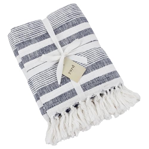 Yard Neela gestreifter Überwurf aus Baumwolle mit Fransen Yard Neela gestreifter Überwurf aus Baumwolle mit Fransen von furn.