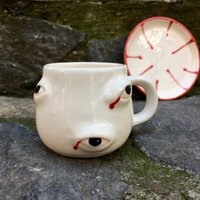 Blut Weinende Augen Handbemalte Espressotasse Mit Teller Elfenbein Keramik, Kaffee-Liebhaber-Geschenk, Moderne Küchendekoration, Mannhöhlen-Dekor von gaguatelier