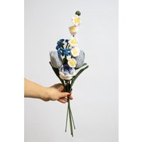 Nachhaltiger Gehäkelter Blumenstrauß | Herbststrauß Gänseblümchen Immergrün Und Langlebig Herbstdekoration Bunter Geschenkstrauß von garnblueten
