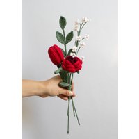 Tulpen Strauß Gehäkelt | Blumenstrauß Langlebig, Immergrün Geschenk Frühling Bunt Bunte Rot Weiß Rosen von garnblueten