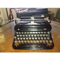 Glas Keytops Vintage 1930's Royal Schreibmaschine Services Und Getestet Mit Neuem Band Holz-Rindleder-Tragetasche Installiert Glas Keytops Vintage 1930's Royal Schreibmaschine Services Und Getestet Mit Neuem Band Holz-Rindleder-Tragetasche Installiert von garrick18