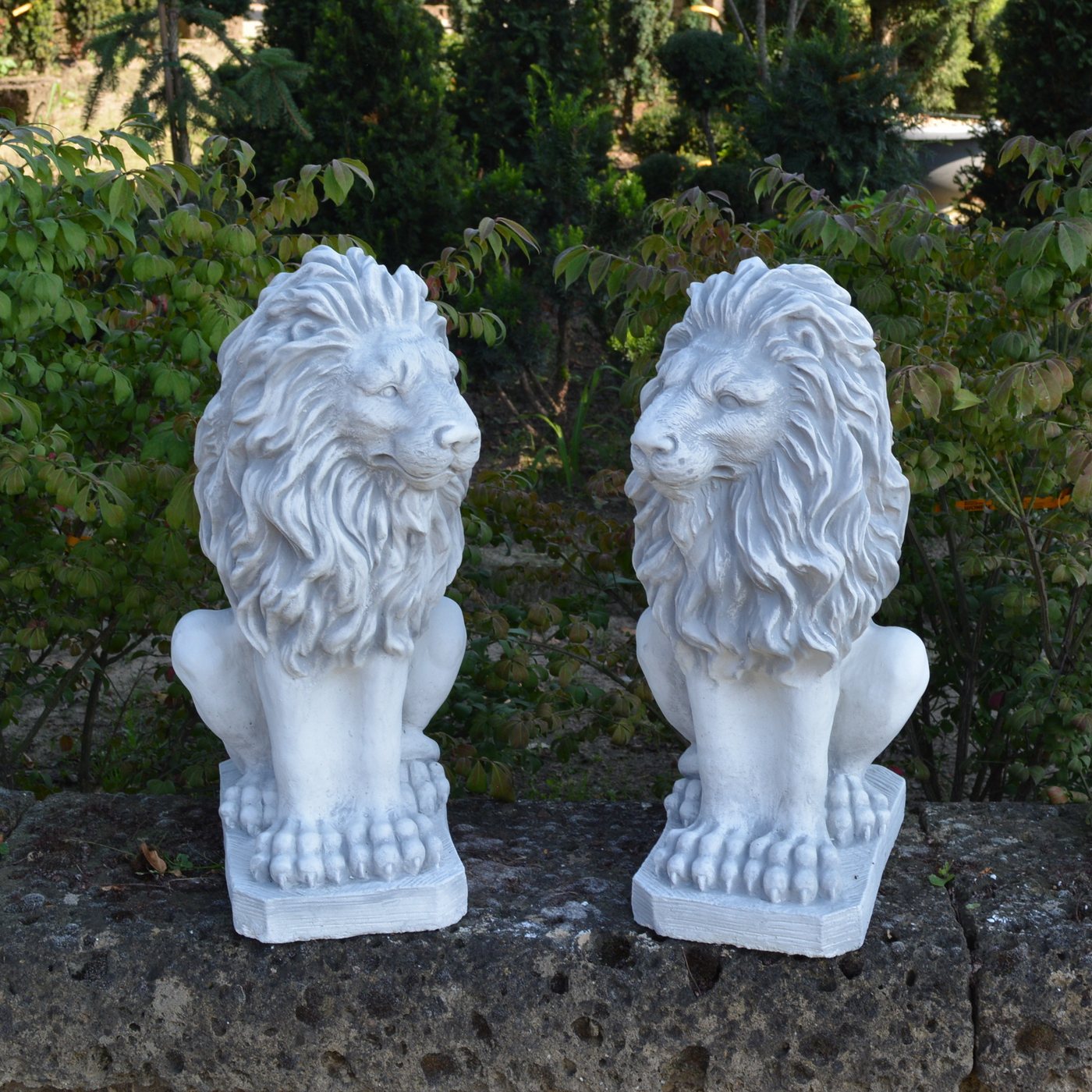 gartendekoparadies.de Gartenfigur Löwen Satuen Steinfiguren 2er-Set, H. 53 cm, 78 kg, (1 St., 2er-Set), Frostsicher von gartendekoparadies.de