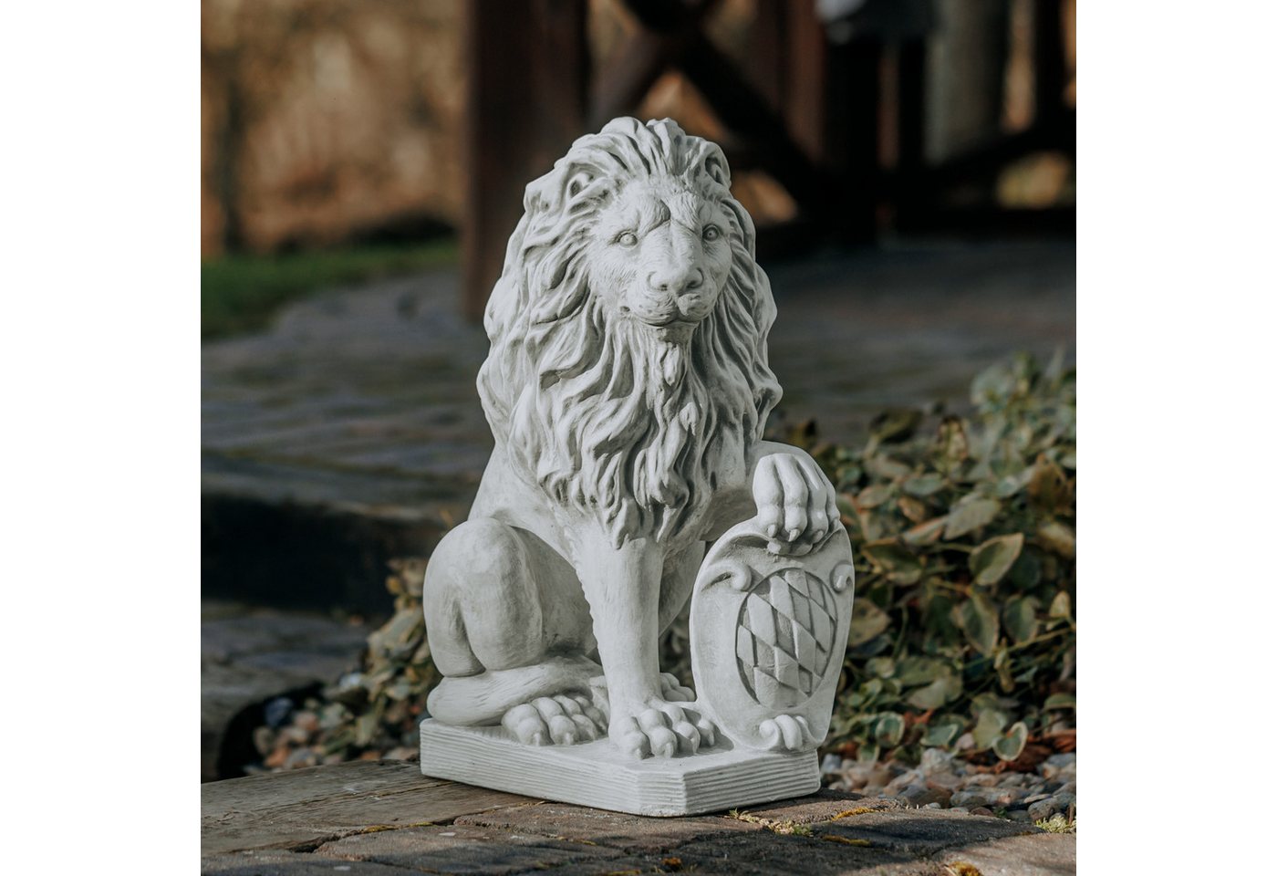 gartendekoparadies.de Gartenfigur Statuen Löwen - Paar mit Schild, 2er-Set, H. 54 cm, je 40 kg, (1 St), Frostsicher von gartendekoparadies.de