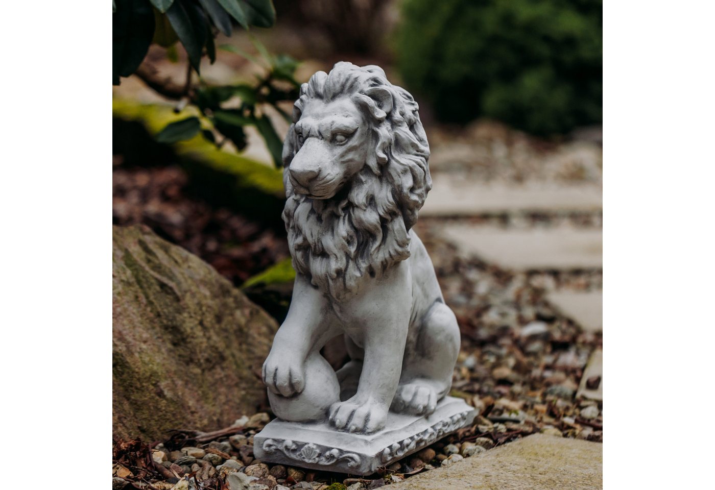 gartendekoparadies.de Gartenfigur Statuen Löwen mit Kugel, Steinfiguren 2er-Set, H. 47 cm, je 21 kg, (1 St), Frostsicher von gartendekoparadies.de