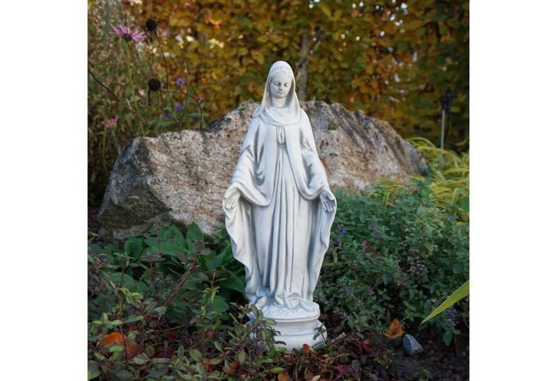 gartendekoparadies.de Gartenfigur Madonna Statue für den Garten, Steinfigur, H. 43 cm, 5 kg, Frostsicher gartendekoparadies.de Gartenfigur Madonna Statue für den Garten, Steinfigur, H. 43 cm, 5 kg, Frostsicher von gartendekoparadies.de