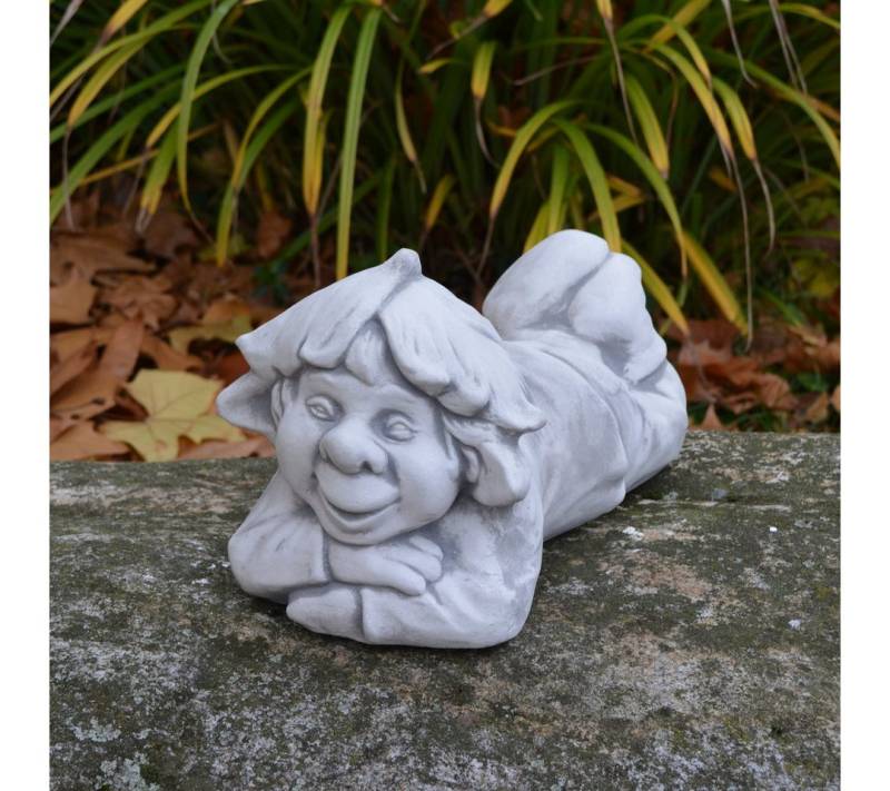 gartendekoparadies.de Gartenfigur Gnom Kleiner Faulpelz, Steinfigur Wichtel, H. 18 cm, 6 kg, Frostsicher gartendekoparadies.de Gartenfigur Gnom Kleiner Faulpelz, Steinfigur Wichtel, H. 18 cm, 6 kg, Frostsicher von gartendekoparadies.de
