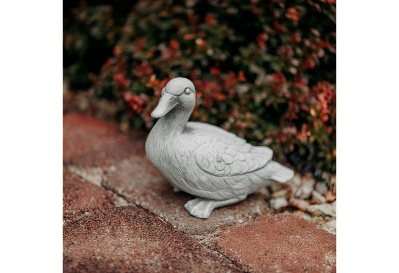 gartendekoparadies.de Gartenfigur Niedliche Ente, Steinfigur, H. 18 cm, 3 kg, Frostsicher gartendekoparadies.de Gartenfigur Niedliche Ente, Steinfigur, H. 18 cm, 3 kg, Frostsicher von gartendekoparadies.de