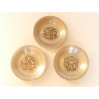 Lot Nr 925 Vintage Zinn Dose Scandinavian Made in Norwegen Gebrandet Eik Tin 3 Kleine Teller Set Sammlung von gemcombination