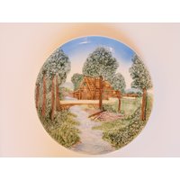 Lot Nr 964 Vintage Made in Germany Großer Flachreliefierte Majolika Hängeteller Mit Haus Und Bäumen Ländlicher Umgebung von gemcombination