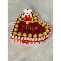 Pralinen Torte Mit Herz Und Teddy Personalisiert von geschenkTraum