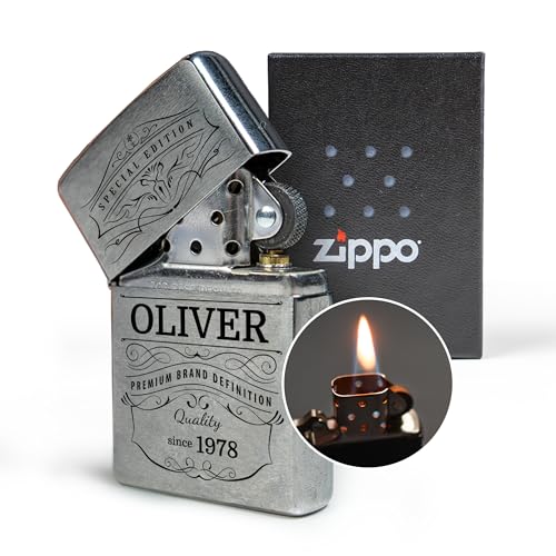 Zippo Feuerzeug mit Gravur – personalisiertes Geschenk mit Namen und Geburtsjahr selbst gestalten – Geschenkidee für Mann, Papa, Freund, Bruder zum Vatertag, Weihnachten & Geburtstag (Whiskey) von geschenke-fabrik.de