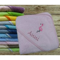 Babyhandtuch Mit Namen Flamingo in Wunschfarbe von geschenkelibelle