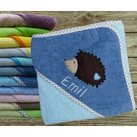 Babyhandtuch Mit Namen Igel in Wunschfarbe von geschenkelibelle