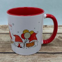 Keramikbecher Weihnachten Gnome Rot, Personalisierbar von geschenkelibelle