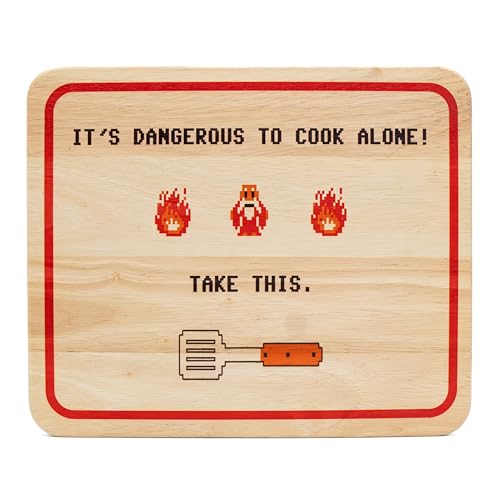 getDigital Schneidebrett Dangerous to cook alone - Servierplatte Holzbrett mit Gaming Motiv It?s dangerous to go alone - Unbehandeltes Buchenholz, 30 x 25 x 2 cm von getDigital