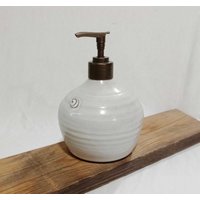 Seifenspender Aus Keramik, Cremefarbene Glasur, Seifenspender, Flüssigseife, Handgemachte Badezimmerdekoration, Rustikale Israel von gidizivanpottery