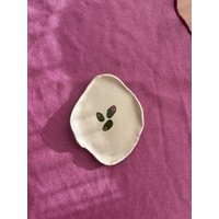 Handgemachter Dessertteller Aus Keramik Handgemaltes Artischockenmotiv Handgemachter Dessertteller Aus Keramik Handgemaltes Artischockenmotiv von gioiaceramics