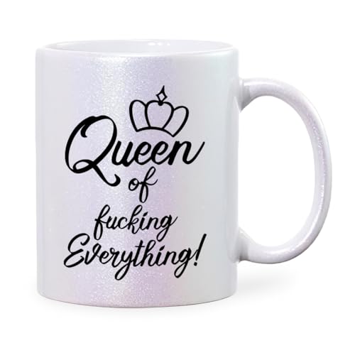 glitzertassen.de® | Queen of fucking everything | Perlmutt Glitzertasse | Geschenkidee | Lustige Sprüche | Kaffeebecher | Keramik | 330 ml von glitzertassen-de