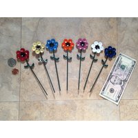Garden Flower Up-Cycled Metal Klitzekleine 3, 5 cm Große Bunt Bemalte Dekorationen Von Gmajanisew von gmajanisew1