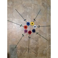 Up-Cycled Metal Medium 3 "Bunt Bemalte Gartenblumenstecker Von Gmajanisew." von gmajanisew1