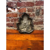 Vintage Silber Blatt Tablett Mit Erdbeeren Bonbonniere von goldfindsvintage