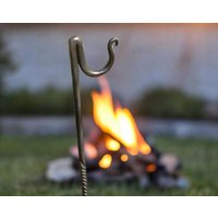 Handgeschmiedete Spießauflage Für Lagerfeuer Handgeschmiedete Spießauflage Für Lagerfeuer von grapevineforge