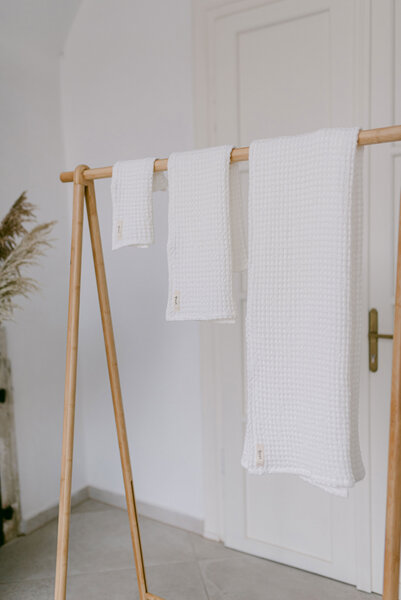 gust. Waffelhandtuch - Handtuch aus Leinen und Bio-Baumwolle – Hand towel - 50x70 cm von gust.