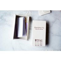 Erinnerungsbox in Buchform Mit Individuellem Foto Und Personalisiertem Text - Einzigartige Keramik Memory Box Personalisiertes Geschenk Für Oma Oder Erinnerungsbox in Buchform Mit Individuellem Foto Und Personalisiertem Text - Einzigartige Keramik Memory Box Personalisiertes Geschenk Für Oma Oder von hallesophiagifts