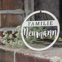 Familienschild Bzw. Familienkranz Aus Holz | Laserschnitt Geschenk Zur Hochzeit Und Zum Einzug Deko von hallopetitloup