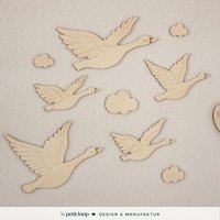 Wanddekoration Schwäne Aus Holz I Holzvögel Set Wandbild Fliegende Gänse Kinderzimmer Schwan Gans von hallopetitloup