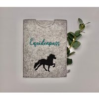 Equidenpass/Pferdepass Hülle Für Tölter Pferd Lets Tölt Islandperd Personalisierbar Unikat Geschenk Reiter Einsteller Pferdefreund Equidenpass/Pferdepass Hülle Für Tölter Pferd Lets Tölt Islandperd Personalisierbar Unikat Geschenk Reiter Einsteller Pferdefreund von handmadebyjurali