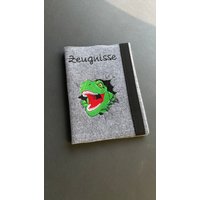 Zeugnismappe Dino Rex in Action Ein Tolles Geschenk Zum Schulanfang Individuell Personalisiert Namensgeschenk Ersten Zeugnis Dinosaurier Zeugnismappe Dino Rex in Action Ein Tolles Geschenk Zum Schulanfang Individuell Personalisiert Namensgeschenk Ersten Zeugnis Dinosaurier von handmadebyjurali