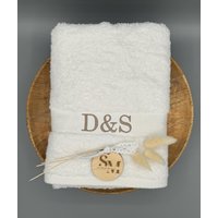 Personalisiertes Handtuch | Bestickt Mit Monogramm Oder Initialen Perfekt Für Geburtstag Hochzeit Einzug Weihnachten 50 X 100 cm von handmadebynenaShop
