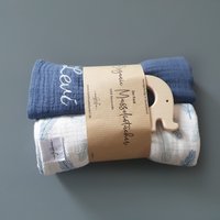 Personalisierte Musselin Schmusetücher in Blau Und Weiß Feder - Babys Geschenke Sets, Musselintücher Mit Namen, Schmusetuch Junge Mädchen von handmadebyvieri