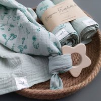 Personalisiertes Musselintuch Für Babys - Spucktuch Mit Namen, Babygeschenke, Geschenk Zur Geburt, in Aquagrün 2 Stück, Greifling von handmadebyvieri